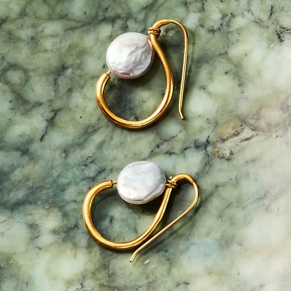 Coin Pearl Earrings*The Met Store Shop