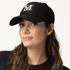 Renaissance "M" Cap*The Met Store Best