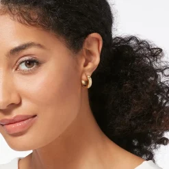 Star Huggie Earrings*The Met Store Fashion